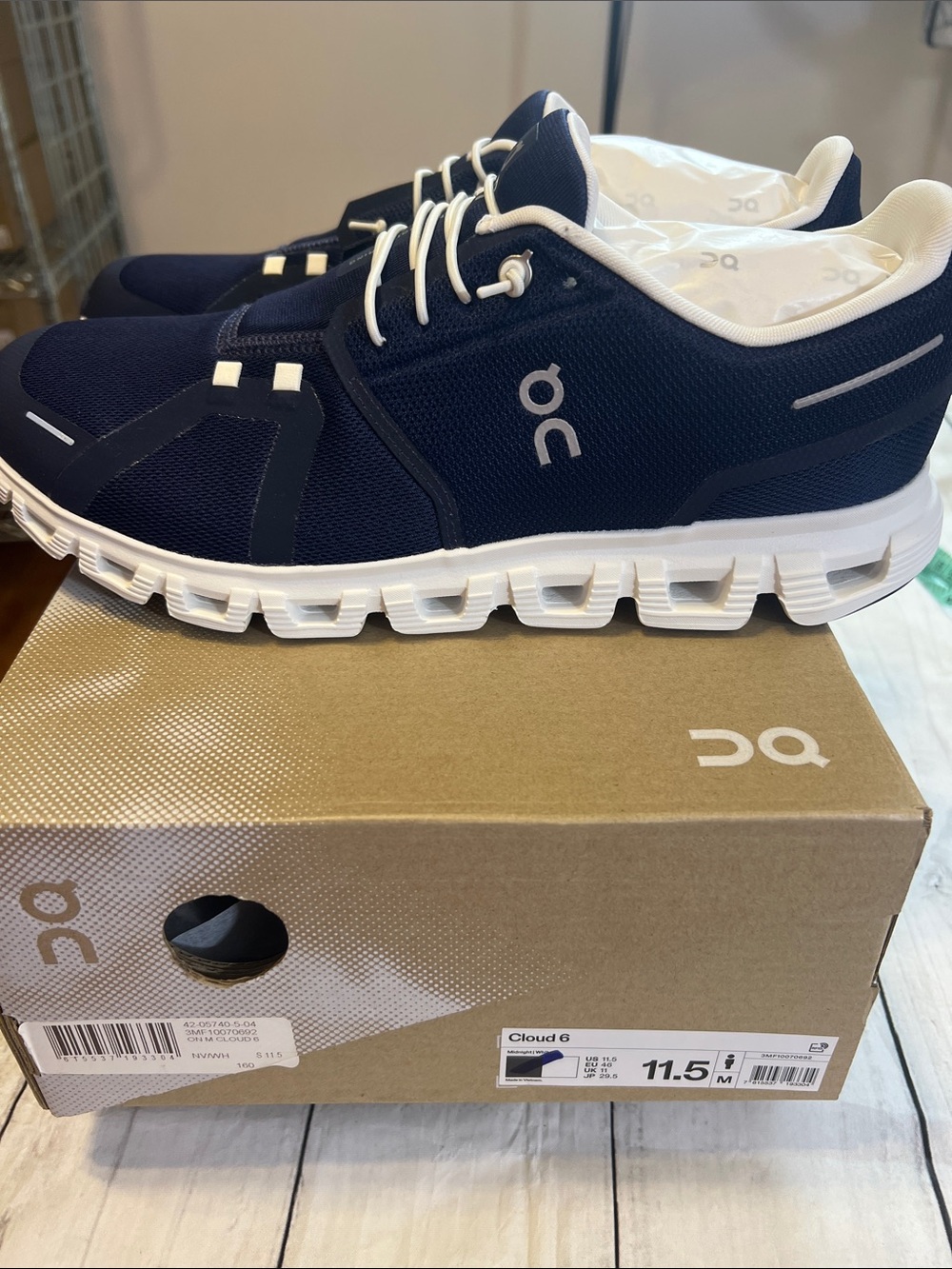On Running Cloud 6 Men’s Sneakers 11.5 Midnight White New With Box